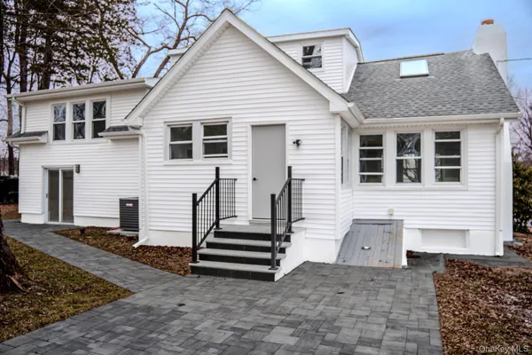 $680,000 | 221 Locust Road, Yorktown Heights, NY 10598