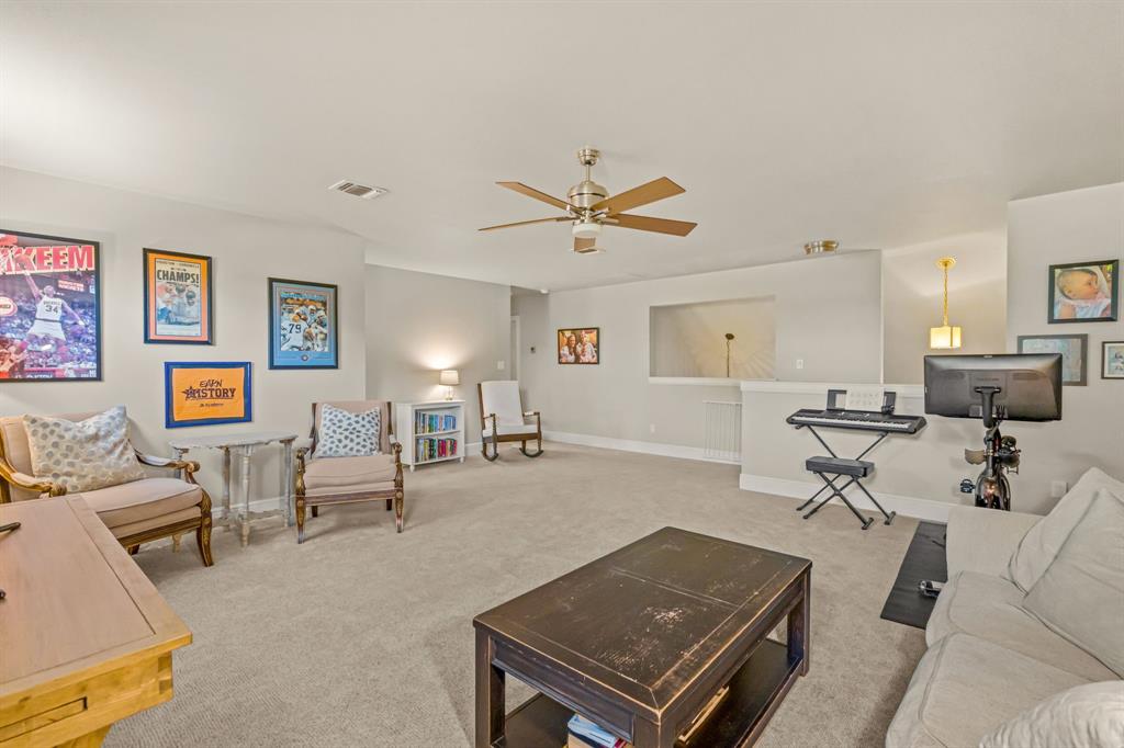 809 Edgefield Road Fort Worth, TX 76107 - Photo 27 of 32