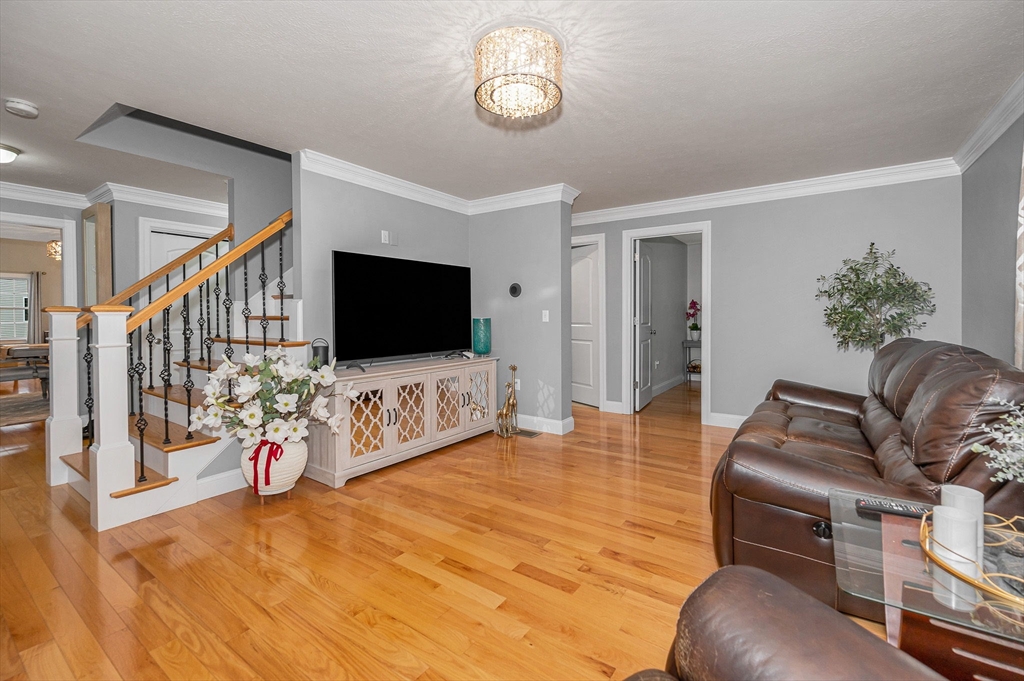 61 Saddle Road Dracut, MA 01826 - Photo 18 of 40