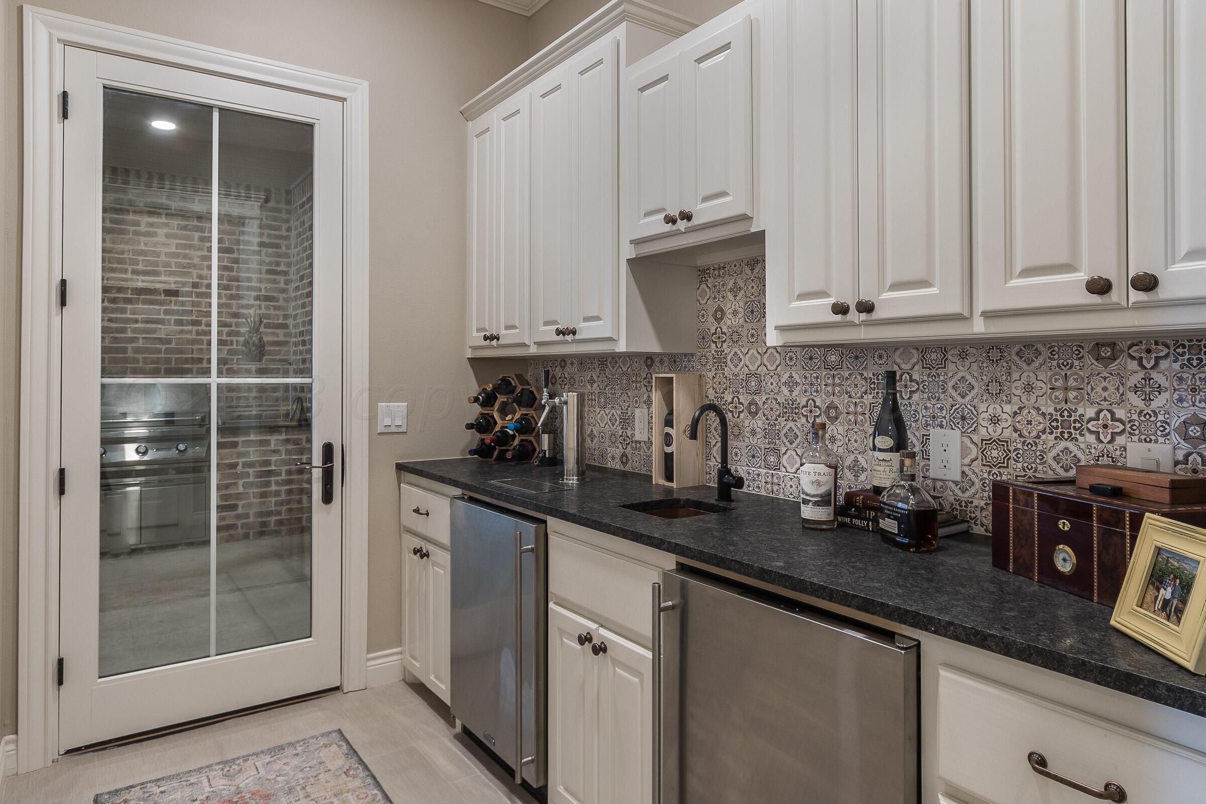 5907 Aberdeen Parkway Amarillo, TX 79119 - Photo 20 of 46 020_Butler's Pantry