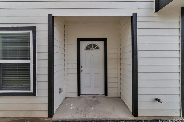 $1,545 | 6734 Summer Fest Drive, Unit 120, San Antonio, TX 78244