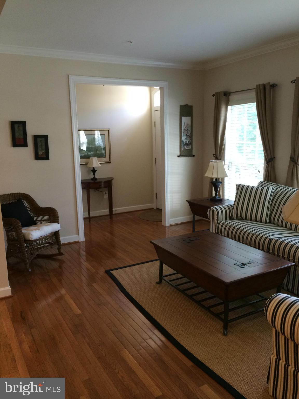 1537 Rutland Way Hanover, MD 21076 - Photo 3 of 29 Living Room