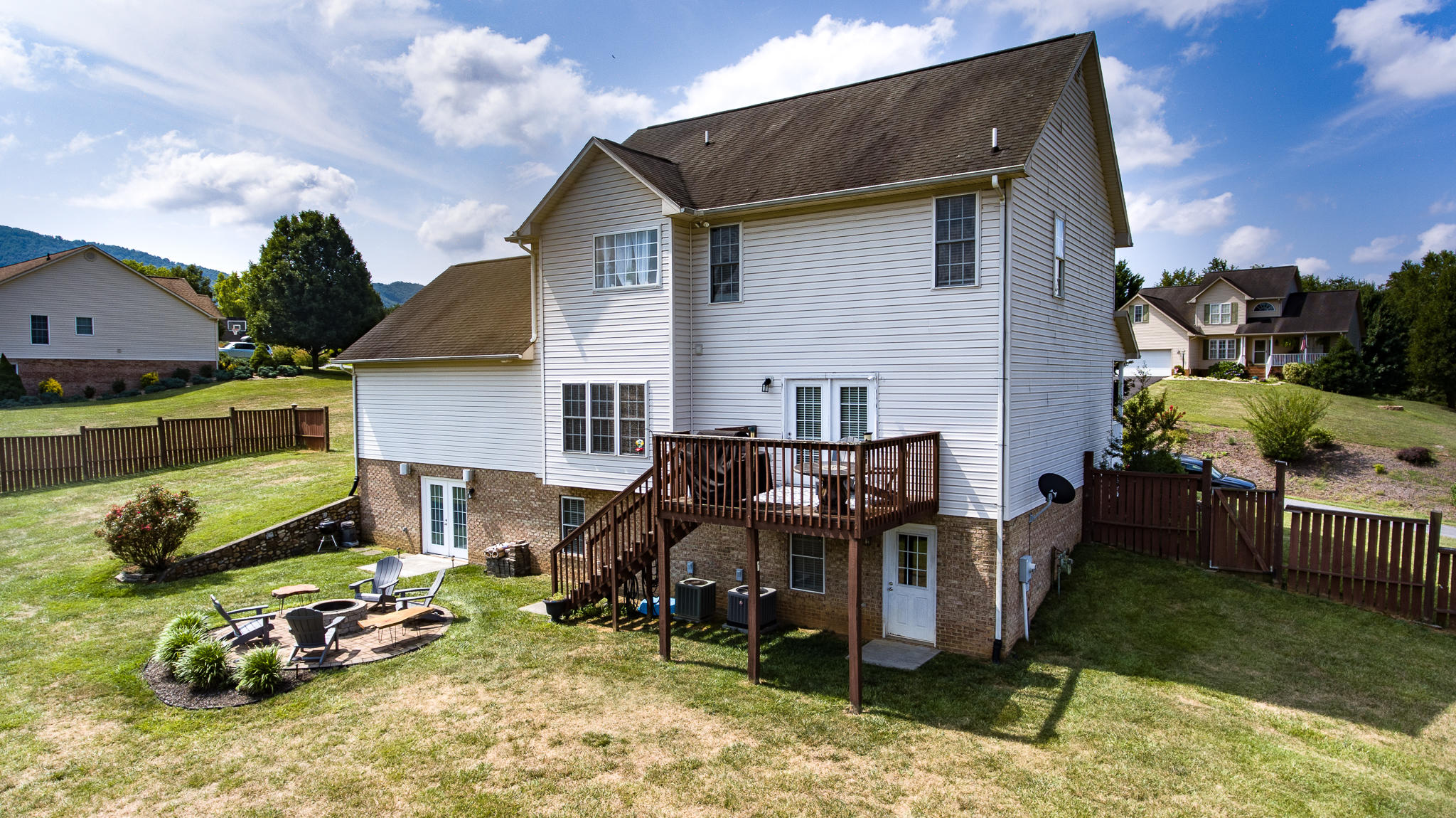 58 Eagle Ridge Roanoke, VA 24012 - Photo 4 of 51 Deck w Steps