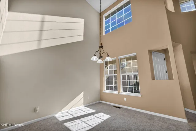 a view of an house with backyard