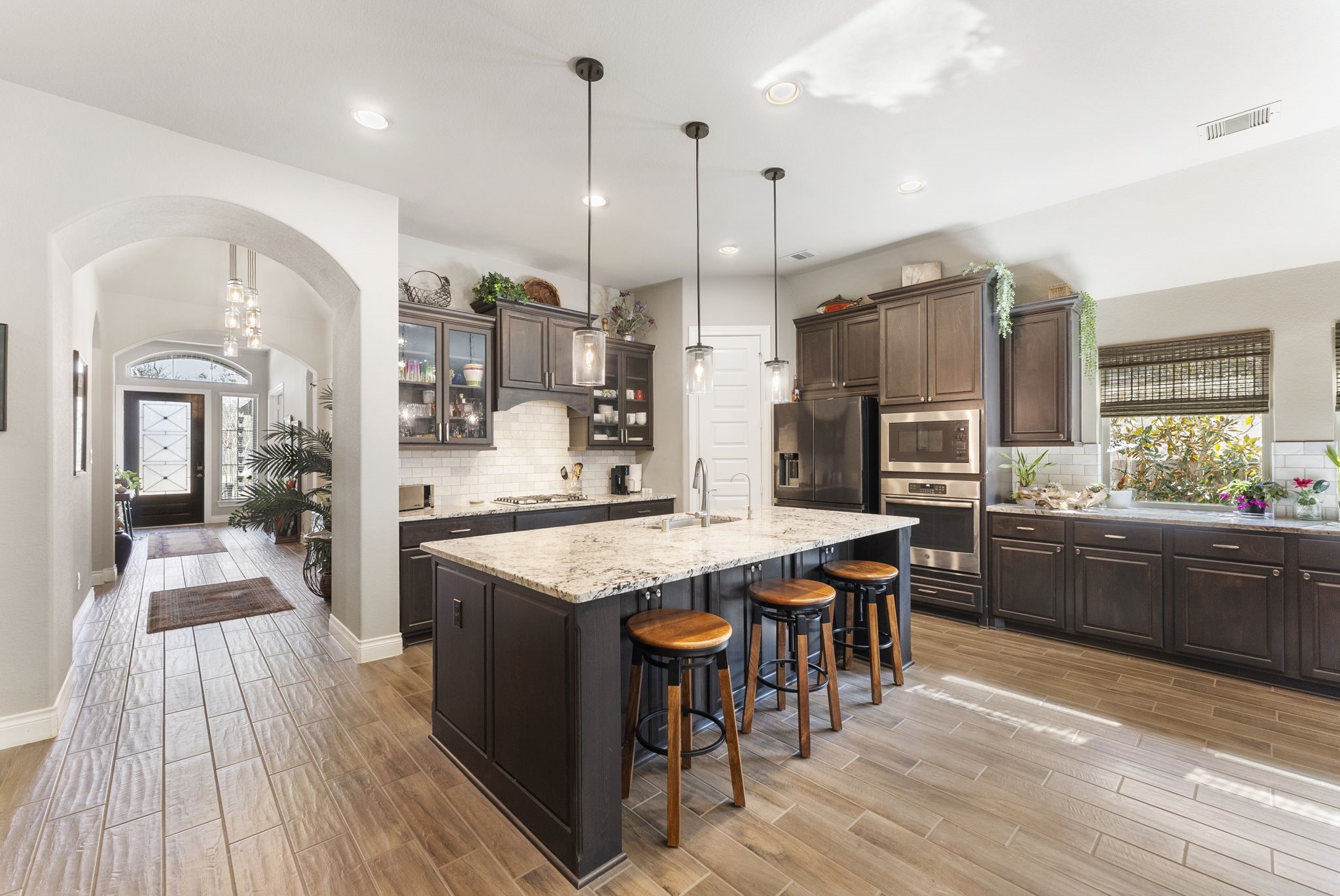 143 Trillium Park Loop Conroe, TX 77304 - Photo 4 of 33