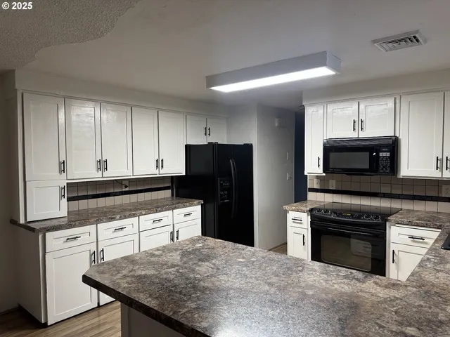 $439,000 | 2268 9th Street, Springfield, OR 97477