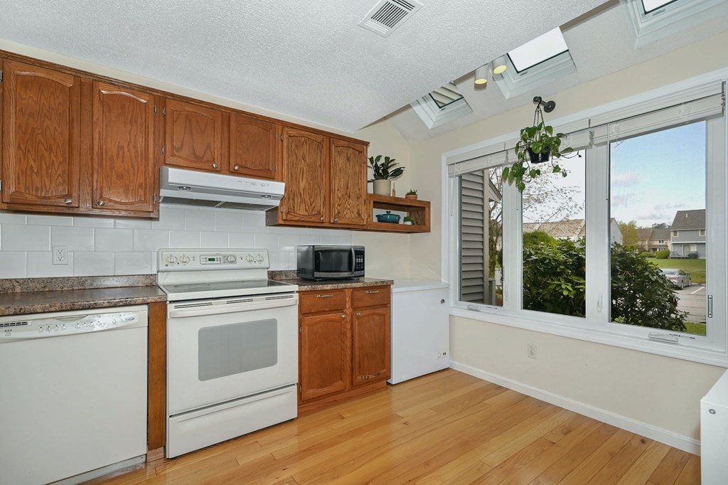 105 Maple Brook Road, Unit 105 Bellingham, MA 02019 - Photo 15 of 40 Gallery Image 15