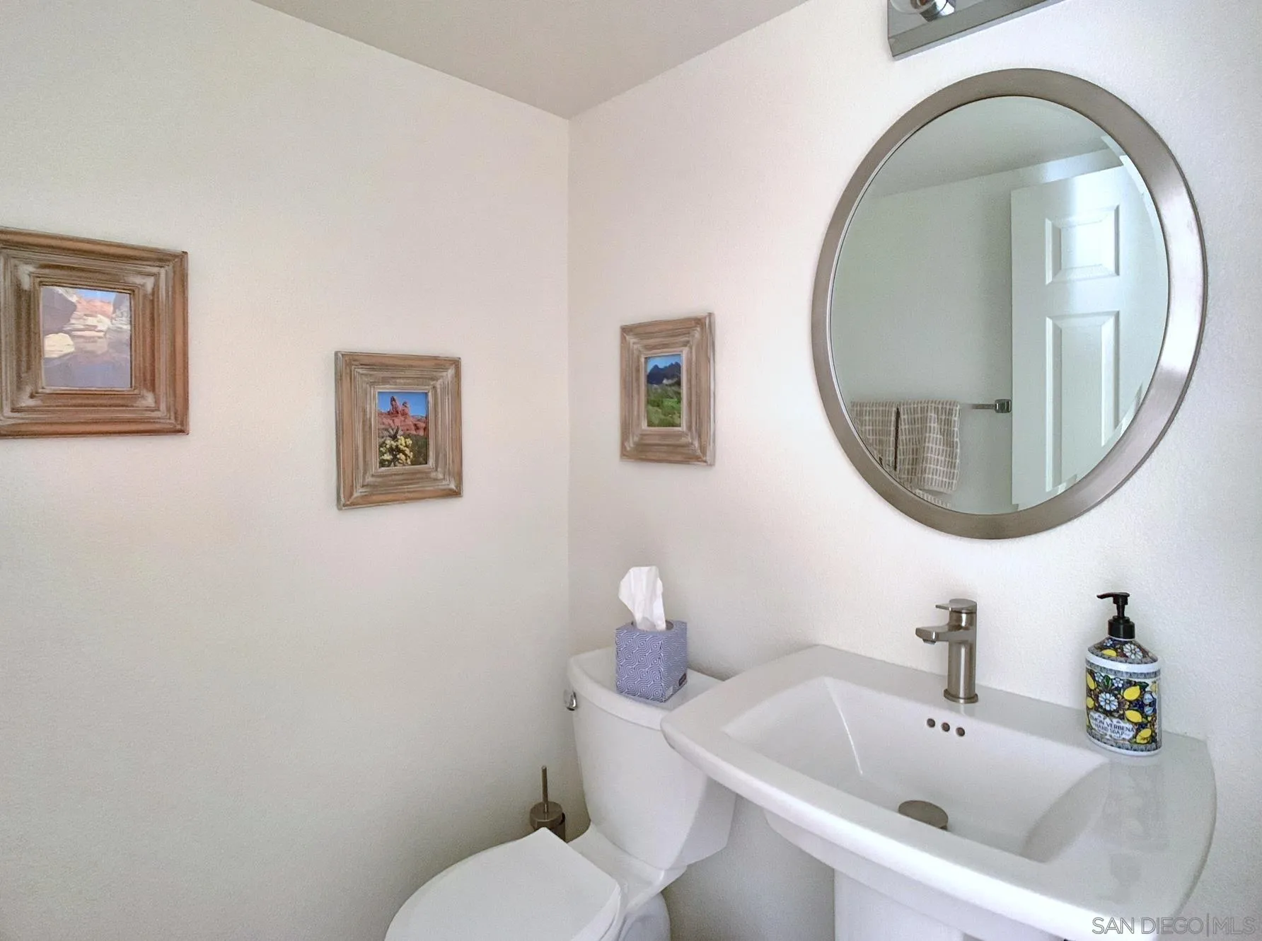 1827 Key Largo Road Vista, CA 92081 - Photo 17 of 46 Gallery Image 17