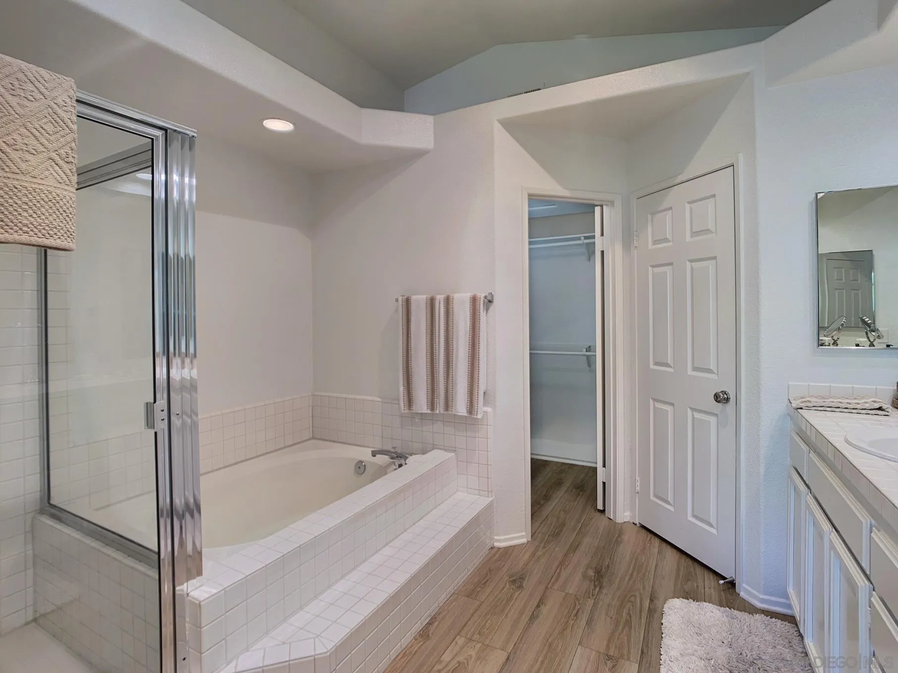 1827 Key Largo Road Vista, CA 92081 - Photo 25 of 46 Gallery Image 25