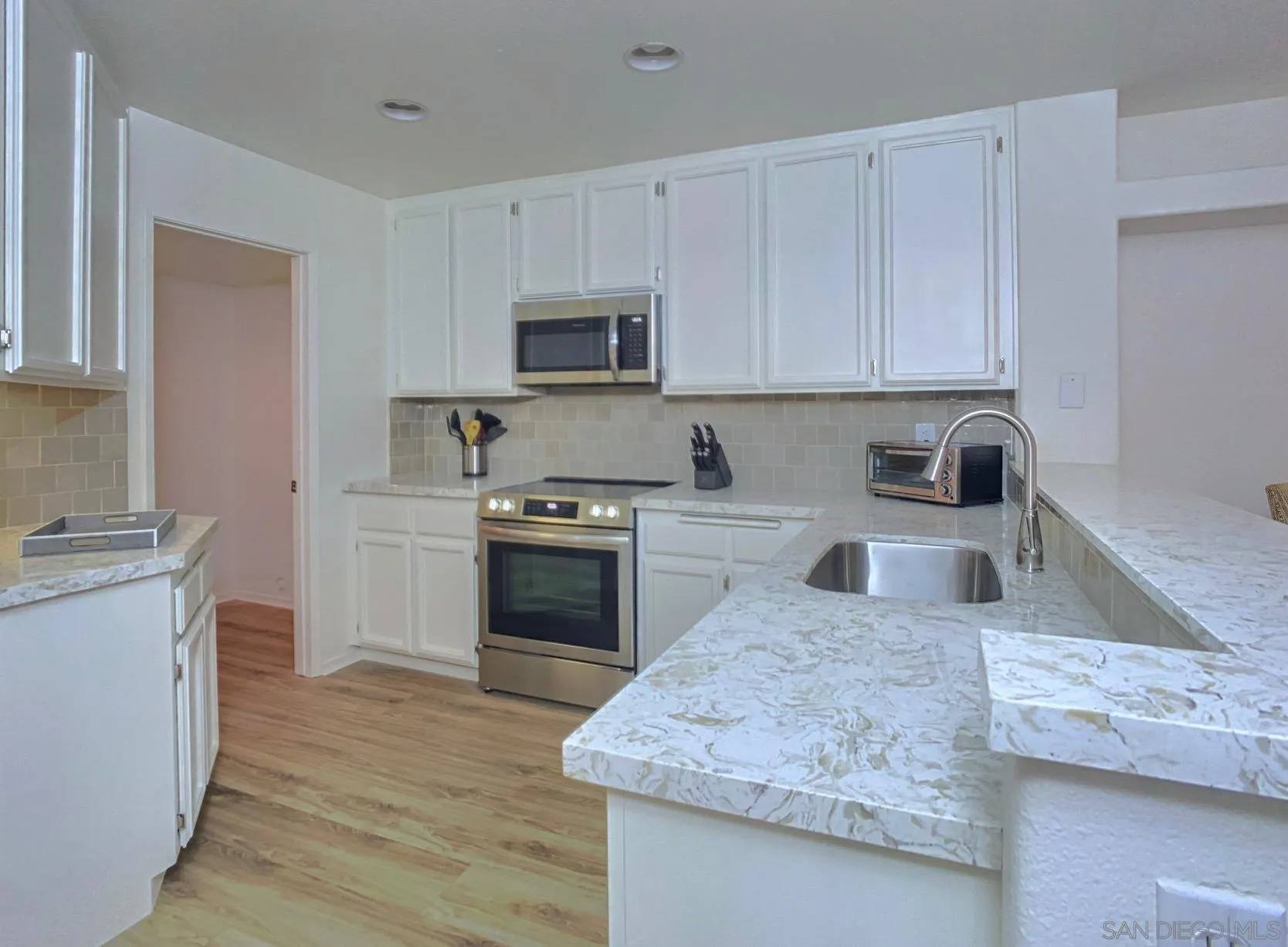 1827 Key Largo Road Vista, CA 92081 - Photo 8 of 46 Gallery Image 8