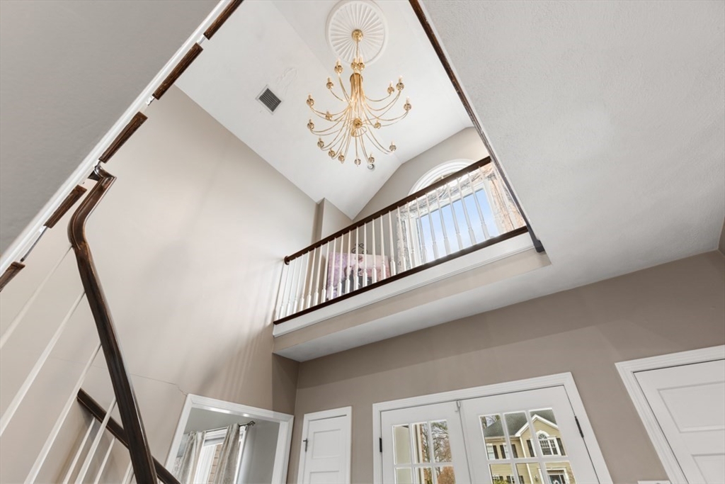 31 Zachary Lane Reading, MA 01867 - Photo 5 of 36