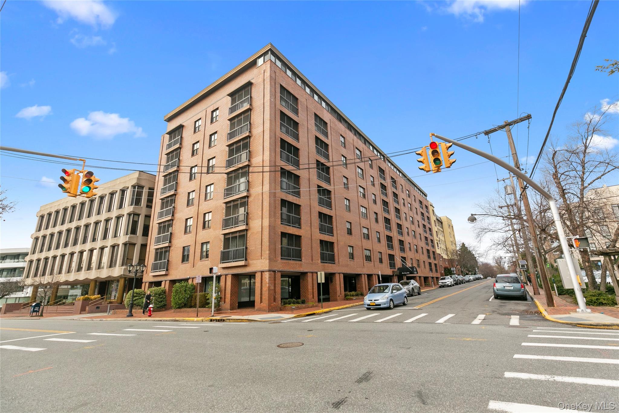 12 Bond Street, Unit 4C Great Neck, NY 11021 - Photo 1 of 34