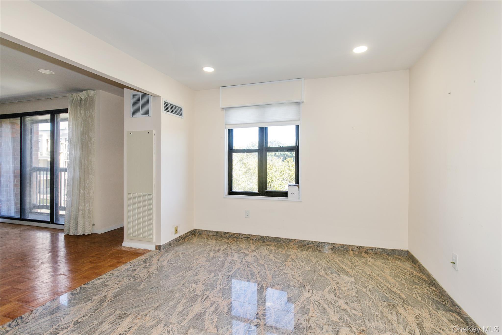 12 Bond Street, Unit 4C Great Neck, NY 11021 - Photo 15 of 34