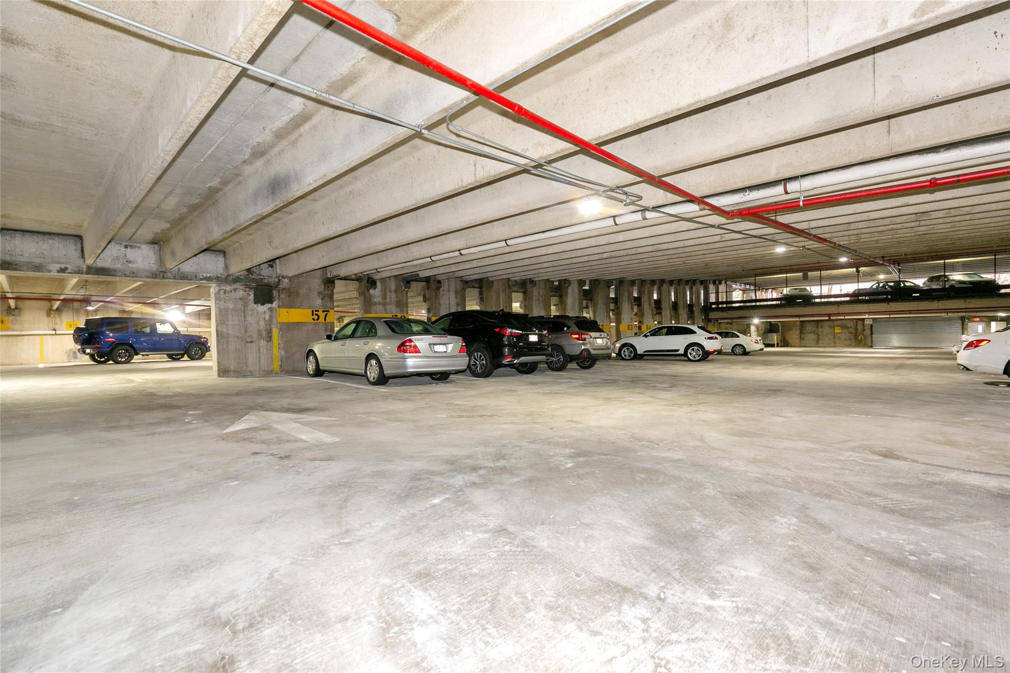 12 Bond Street, Unit 4C Great Neck, NY 11021 - Photo 28 of 34