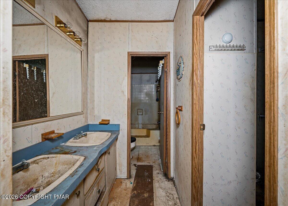 148 Walnut Street Kunkletown, PA 18058 - Photo 16 of 23 17-HomeView_Media-148_Walnut_St