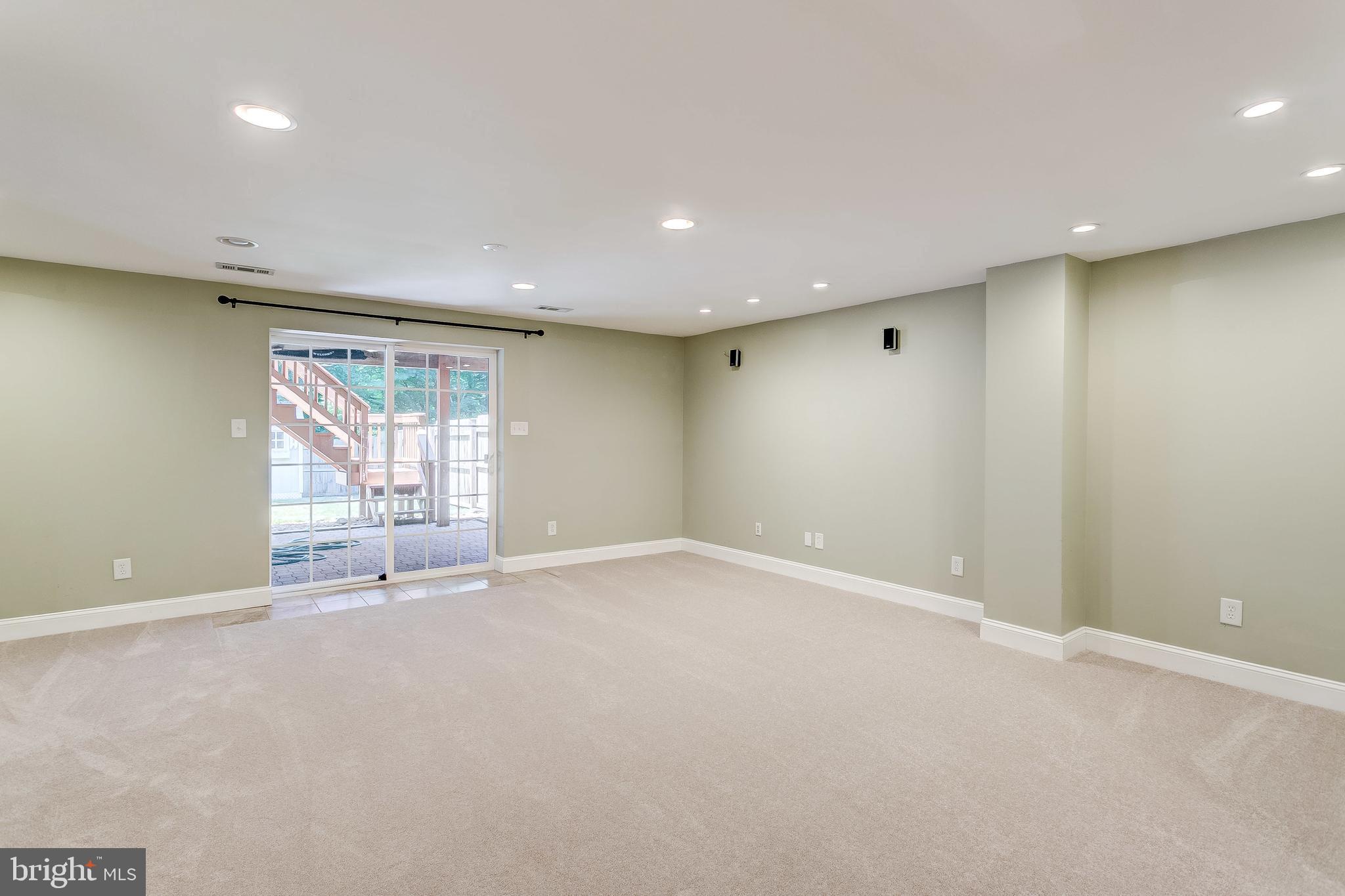 38 Powderock Place Baltimore, MD 21236 - Photo 26 of 42 Family Rm with sliders to walk out to brick patio