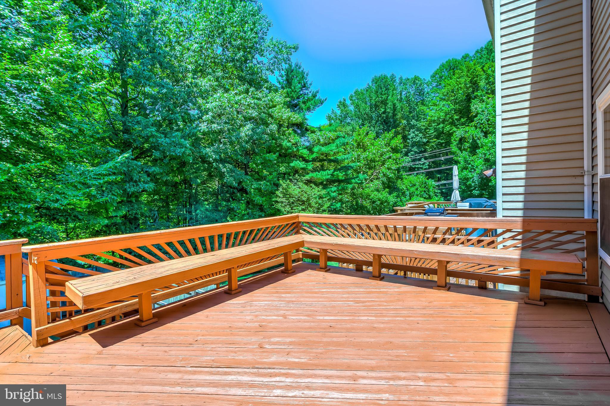 38 Powderock Place Baltimore, MD 21236 - Photo 40 of 42 Deck with built in benches