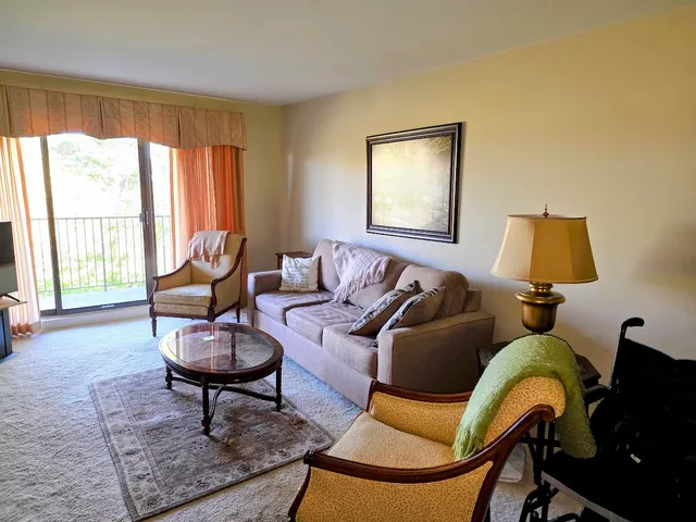 $249,900 | 1-s150 Spring Road, Unit 5B, Oak Brook, IL 60181