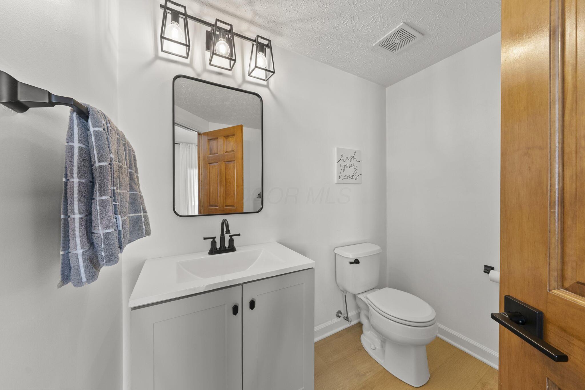 6206 Feder Road Columbus, OH 43228 - Photo 16 of 49 14-web-or-mls-DSC05585