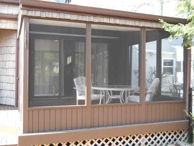 240 Fisher Road Grosse Pointe, MI 48230 - Photo 19 of 23 31095115-18.JPG