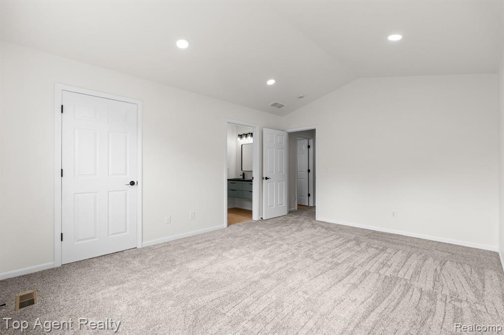 907 Deer Valley Road Holly, MI 48442 - Photo 22 of 44