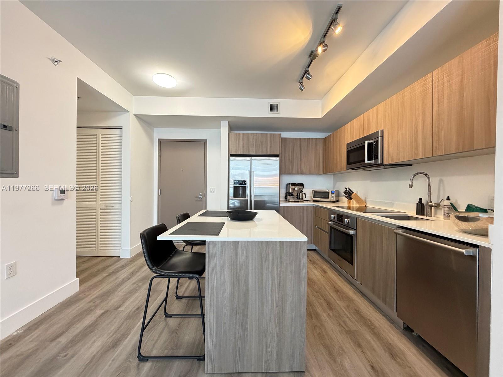 201 Southwest 17th Road, Unit 304 Miami, FL 33129 - Photo 5 of 32