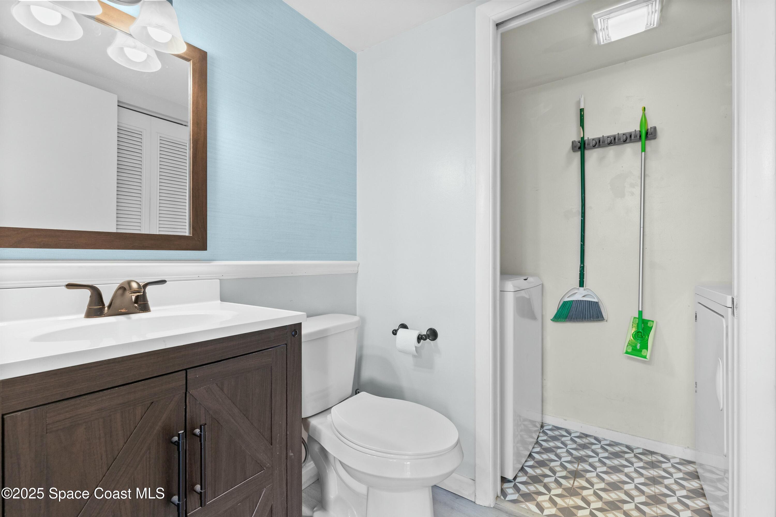 3311 Kaileen Circle Northeast Palm Bay, FL 32905 - Photo 12 of 26 1/2 Bath