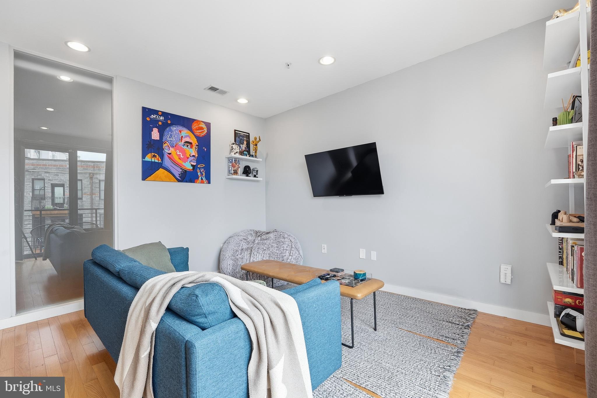435 R Street Northwest, Unit 404 Washington, DC 20001 - Photo 20 of 36