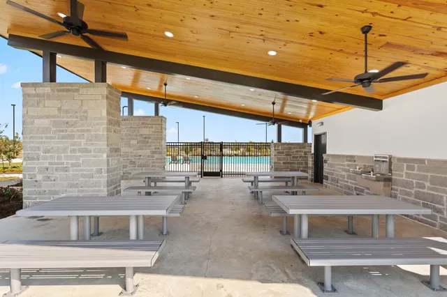 $337,990 | 209 Homestead Court, Dayton, TX 77535