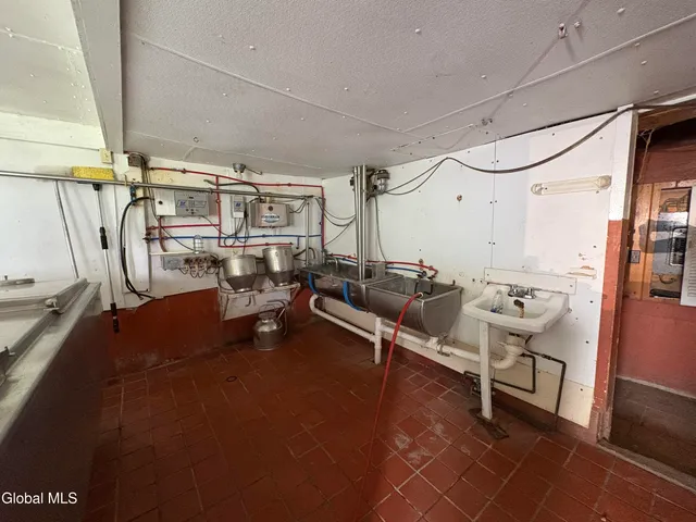 $350,000 | 10 Chestnut Hill Road, White Creek, NY 12057