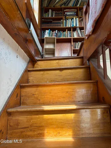 $350,000 | 10 Chestnut Hill Road, White Creek, NY 12057