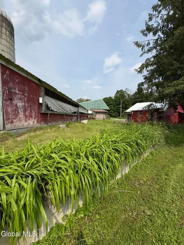 $350,000 | 10 Chestnut Hill Road, White Creek, NY 12057