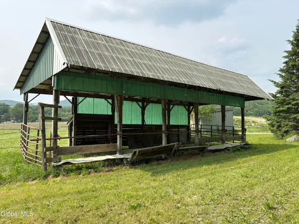 $350,000 | 10 Chestnut Hill Road, White Creek, NY 12057