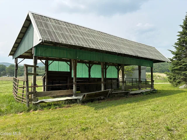 $350,000 | 10 Chestnut Hill Road, White Creek, NY 12057