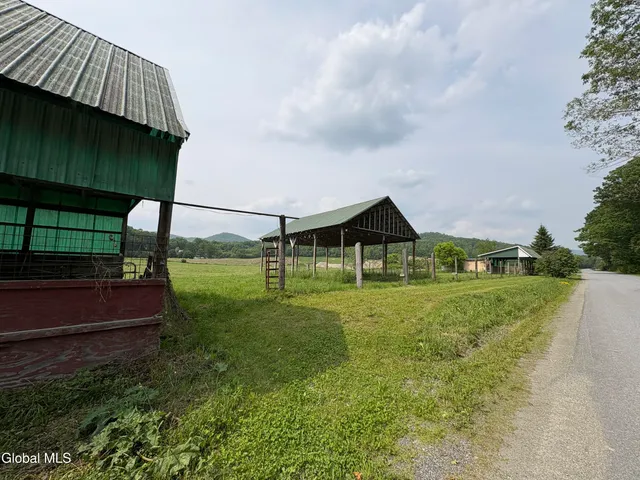 $350,000 | 10 Chestnut Hill Road, White Creek, NY 12057