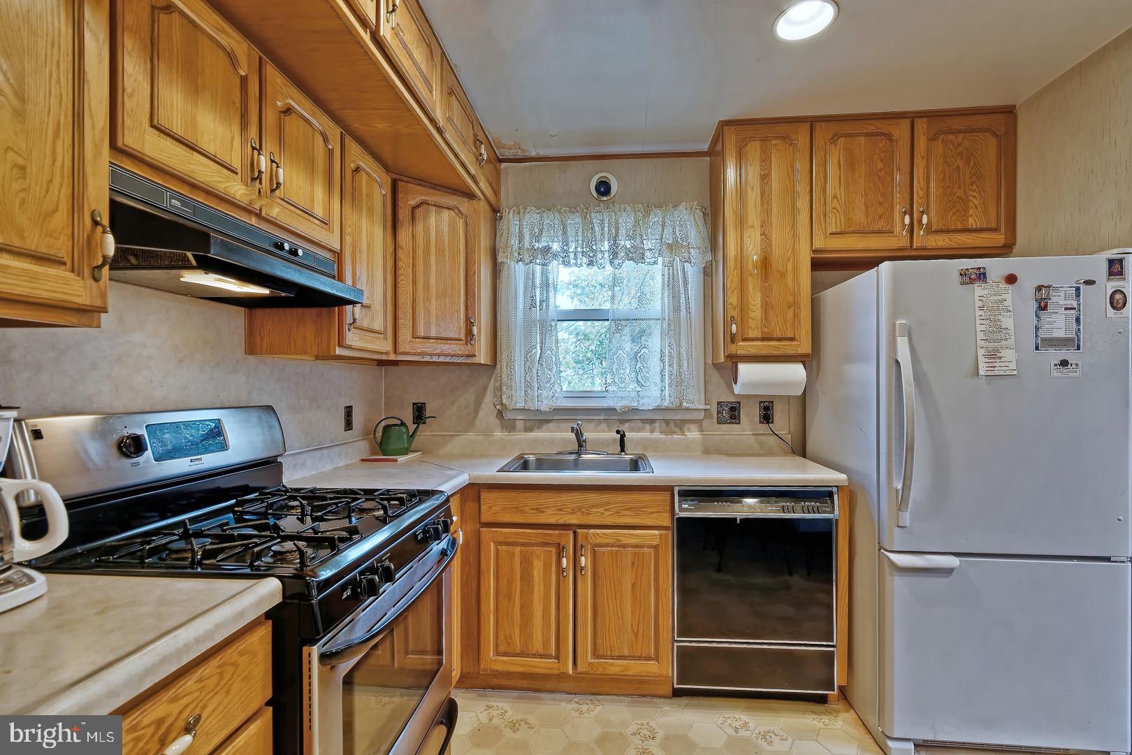 104 Pelham Road South Voorhees, NJ 08043 - Photo 10 of 25