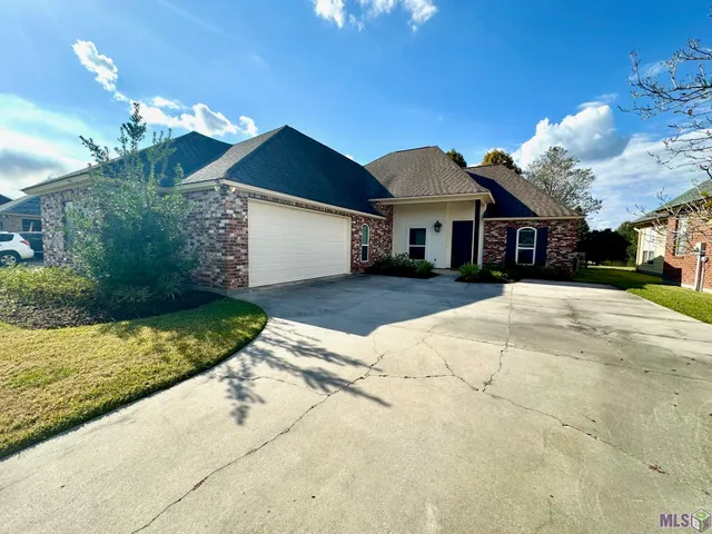 $2,600 | 10723 Hillbrook Avenue, Baton Rouge, LA 70810