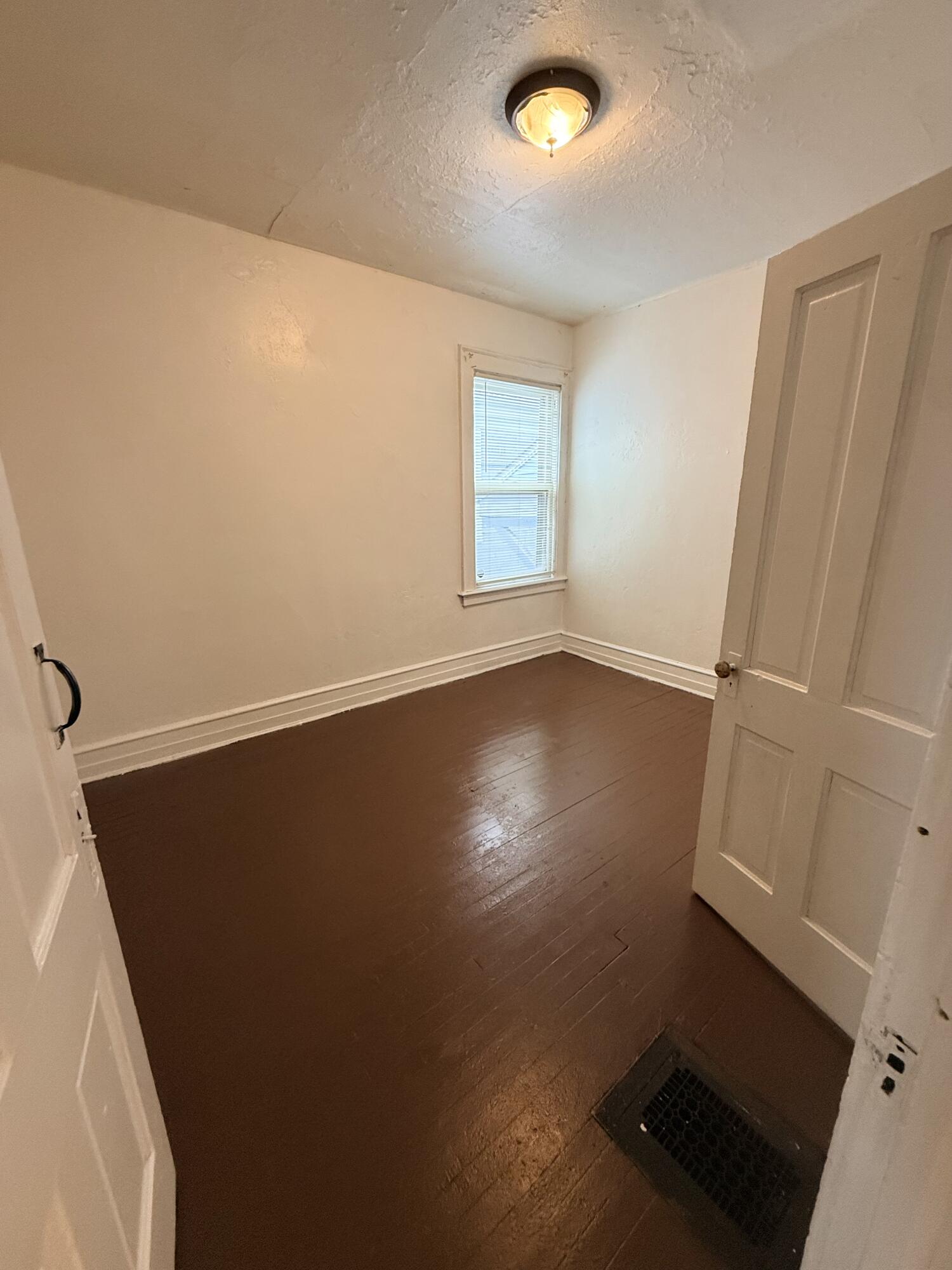 807 South 29th Street, Unit 809 Milwaukee, WI 53215 - Photo 19 of 29 Lower Bed 2