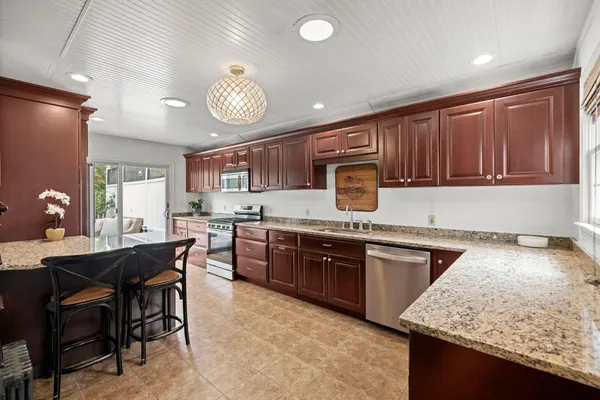 $875,000 | 43 Jarves Street, Sandwich, MA 02563