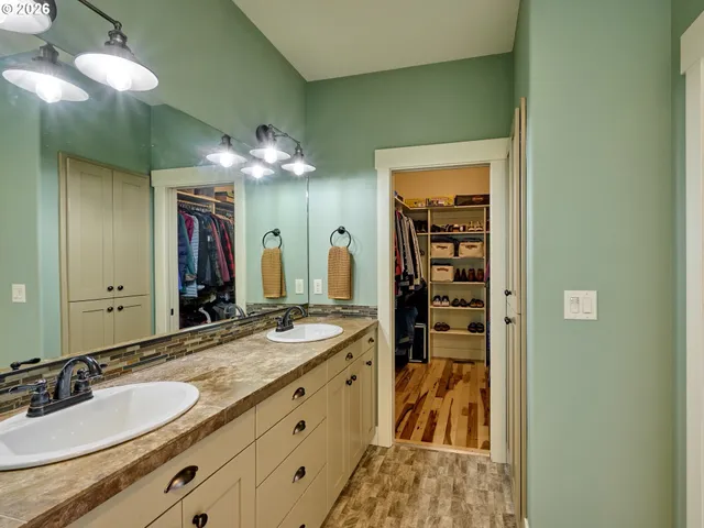 $625,000 | 1508 Crestview Drive, Silverton, OR 97381