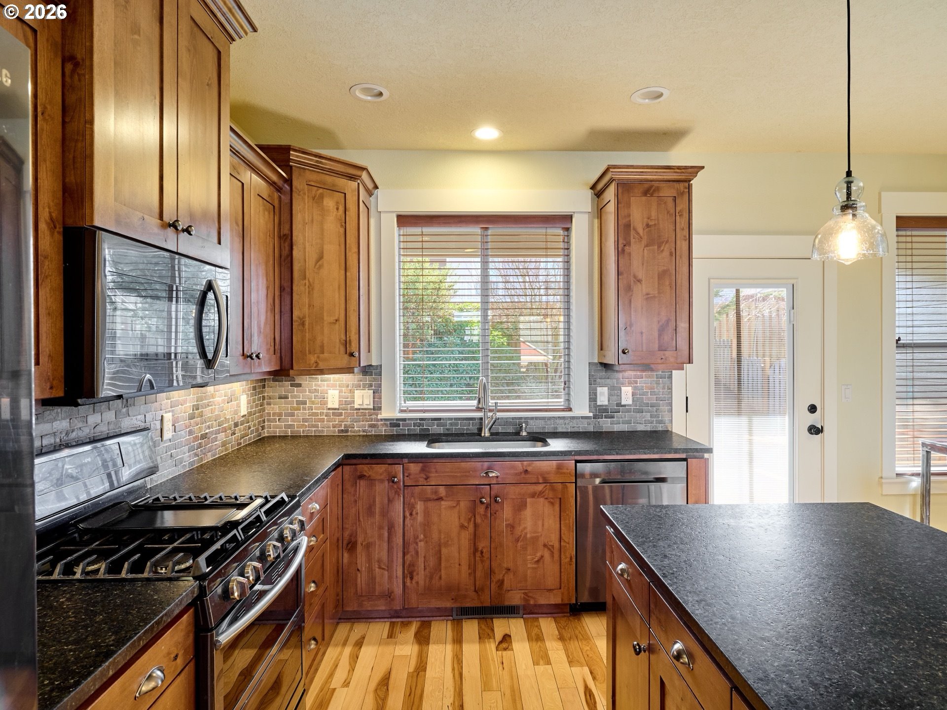 1508 Crestview Drive Silverton, OR 97381 - Photo 7 of 31