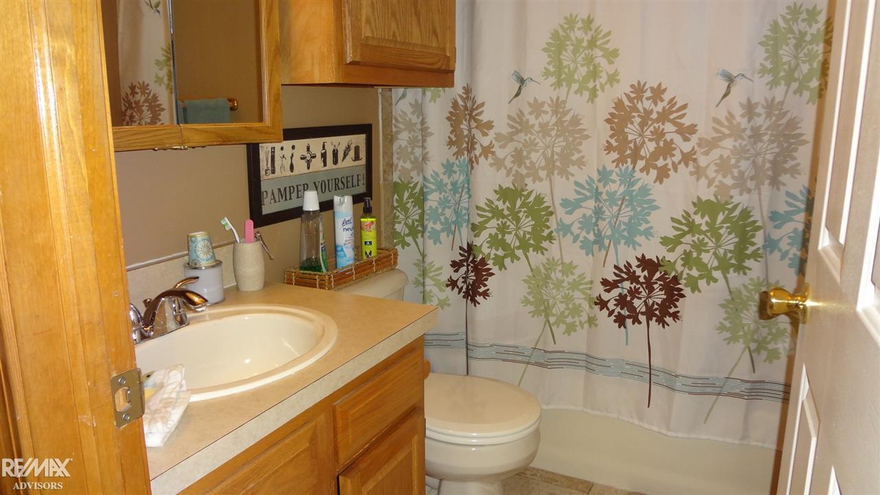 1390 Allen Road Smiths Creek, MI 48074 - Photo 10 of 17 31297558-9.JPG