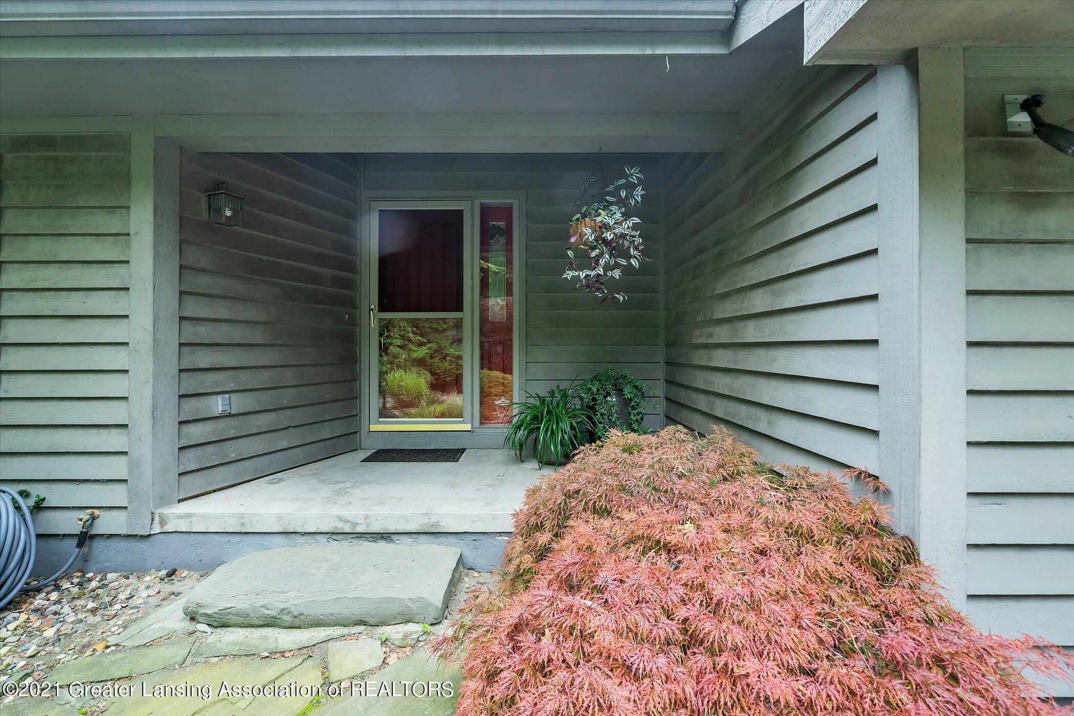 442 Shoesmith Road Haslett, MI 48840 - Photo 8 of 48 (7) EXTERIOR Front Porch