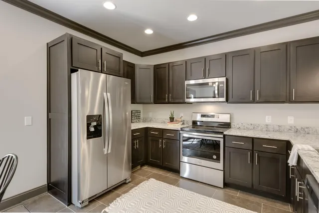 $1,895 | 1064 East Elmwood Drive, Chattanooga, TN 37405