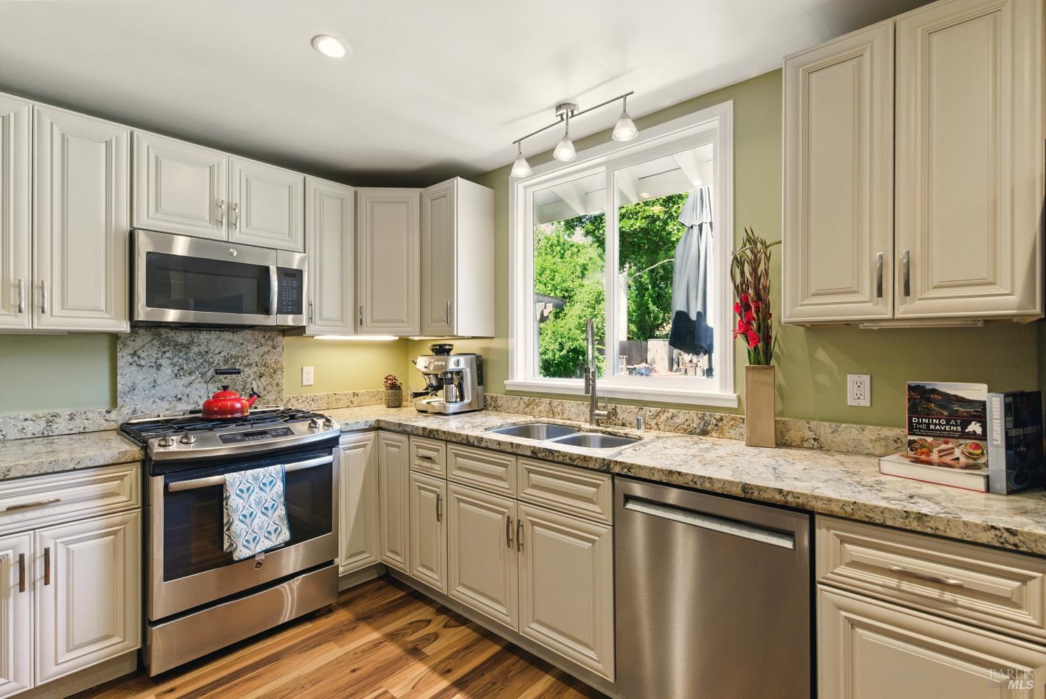 166 Knight Drive San Rafael, CA 94901 - Photo 12 of 21