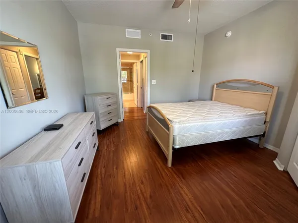 $2,250 | 6841 Southwest 44th Street, Unit 209, Miami, FL 33155