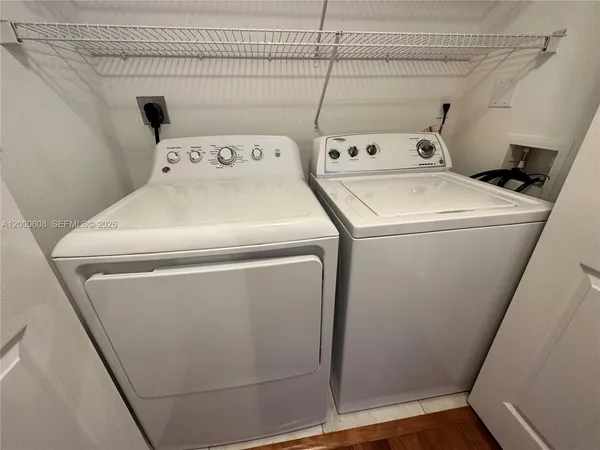 $2,250 | 6841 Southwest 44th Street, Unit 209, Miami, FL 33155