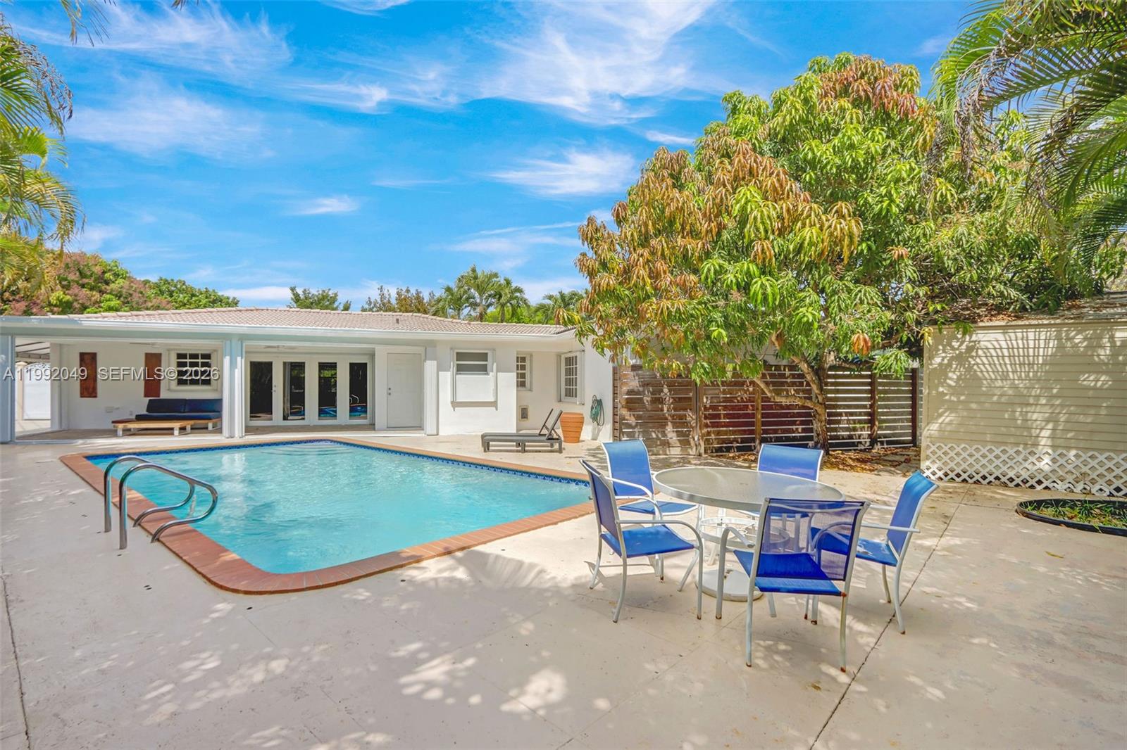 6810 Southwest 51st Street Miami, FL 33155 - Photo 4 of 21