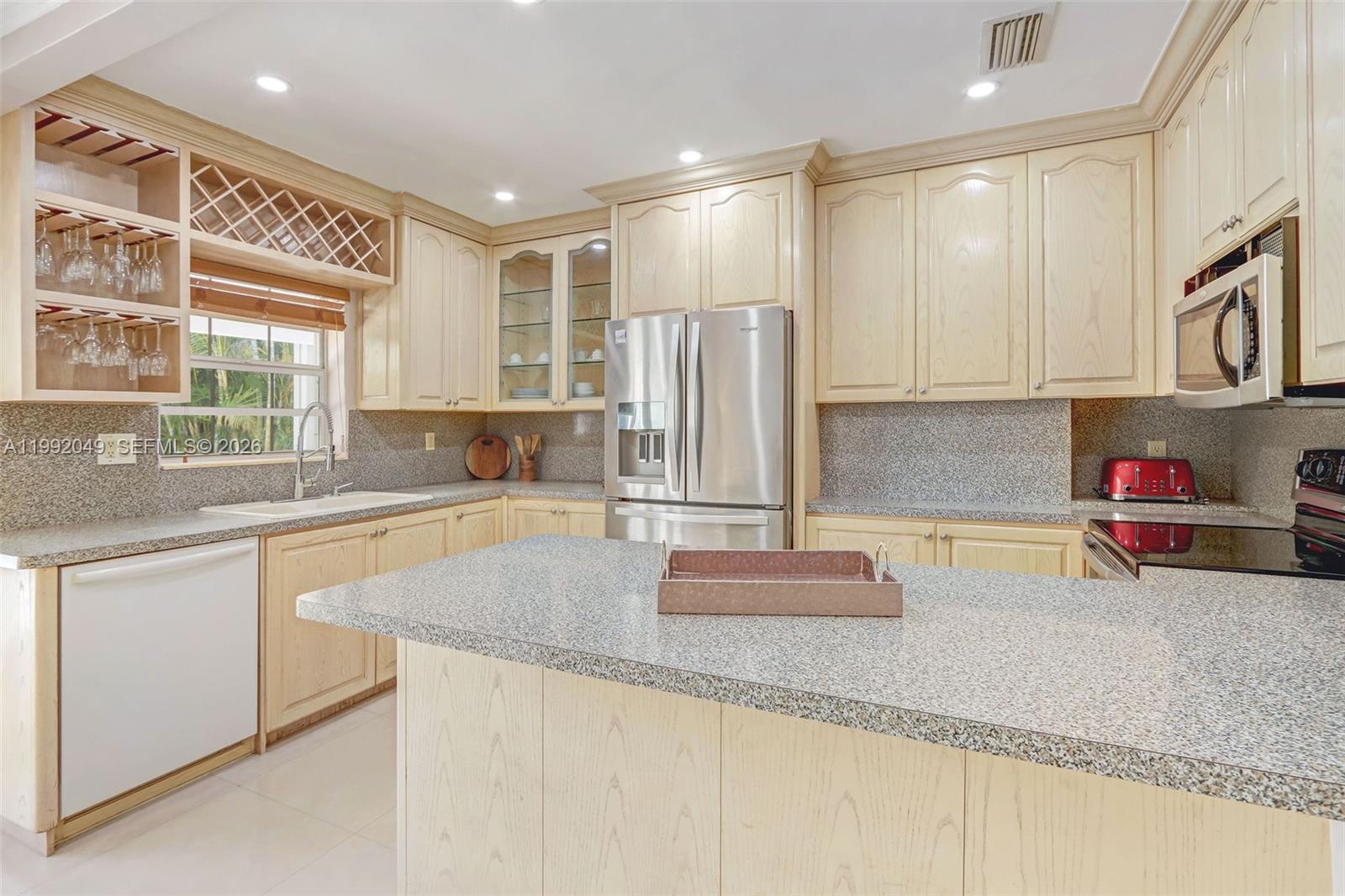 6810 Southwest 51st Street Miami, FL 33155 - Photo 9 of 21