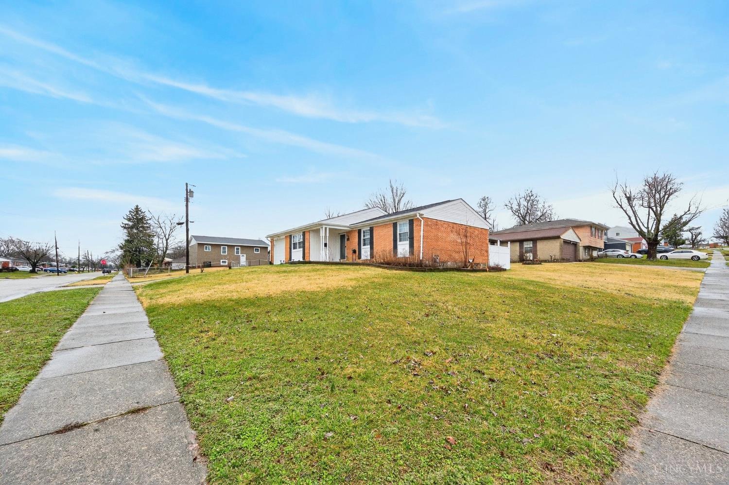 11839 Hamlet Road Forest Park, OH 45240 - Photo 6 of 46